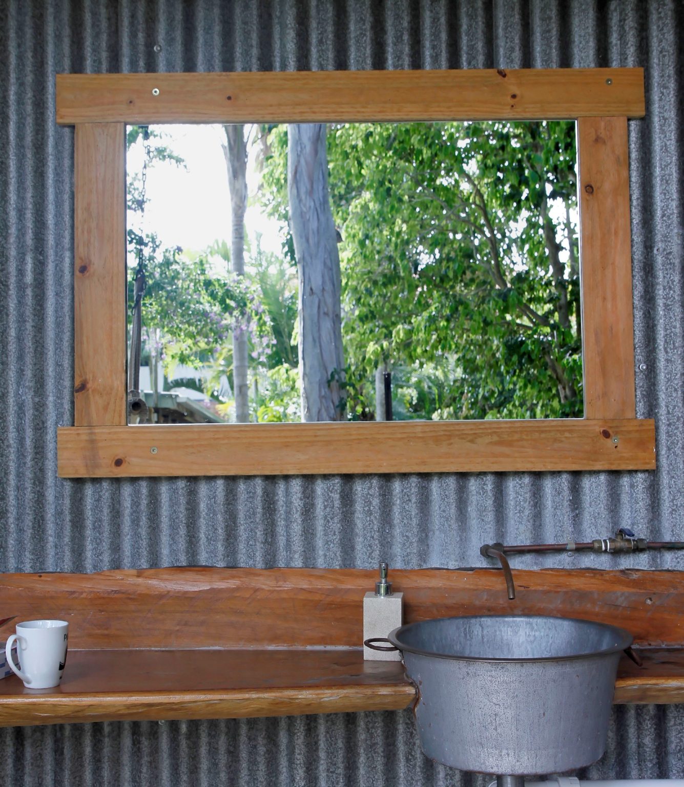 woolshed_outdoorbathroom3