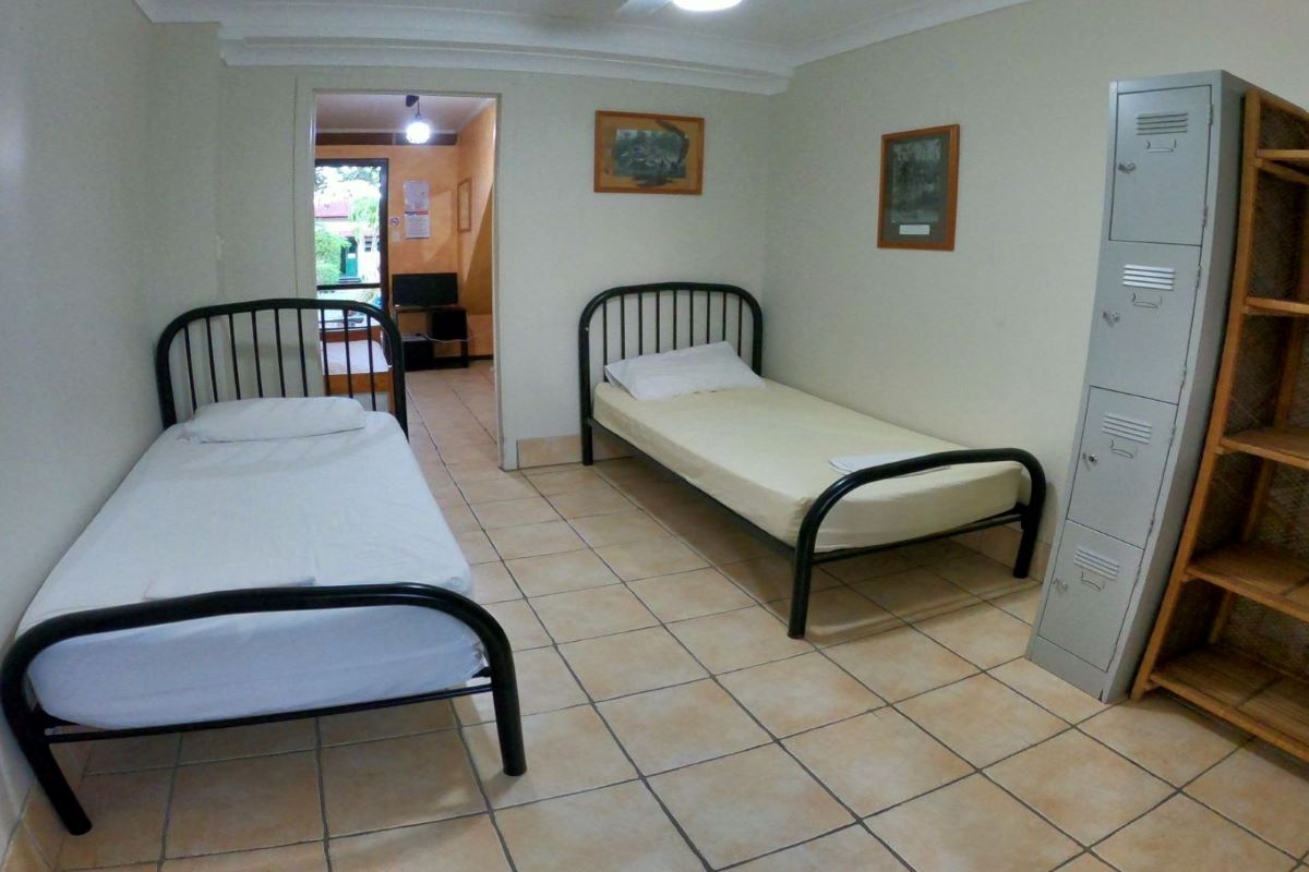 ensuite-4-bed-dorm-woolshed-eco-lodge