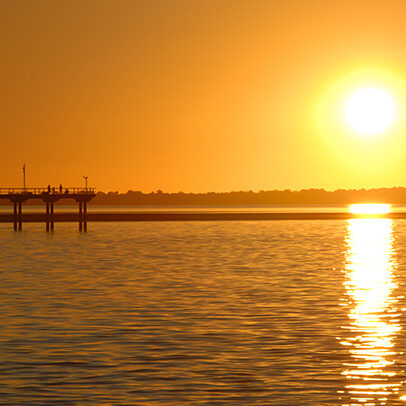 hervey-bay-champagne-sunset-sailing-cruise-pier